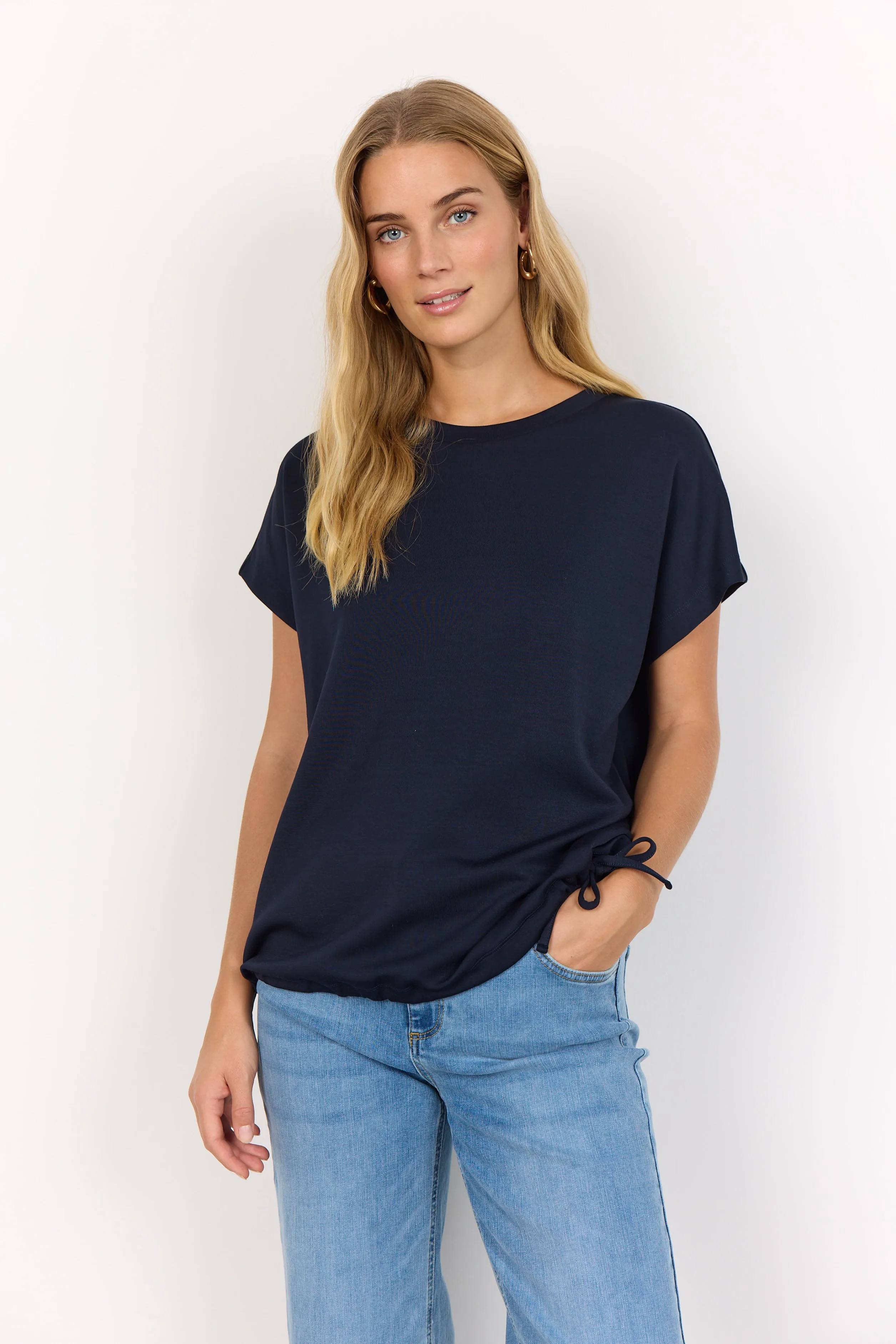 Banu T-Shirt