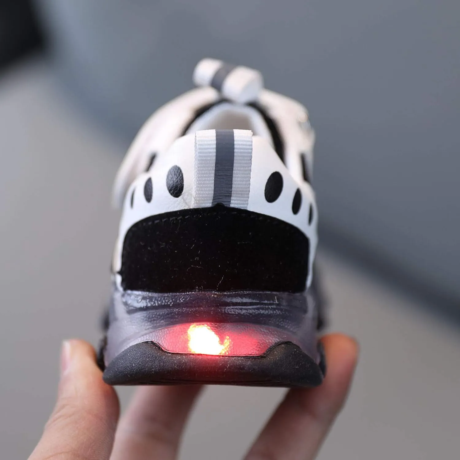 Fashion Baby Sneakers Running Sport Shoes Toddler Kids Girls Led Light Luminous Running Sport Mesh Sneakers