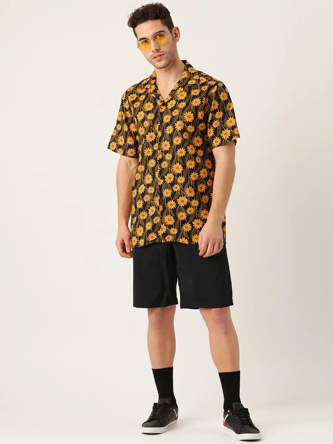 Men Navy & Yellow Printed Pure Cotton Relaxed Fit Casual Resort Shirt