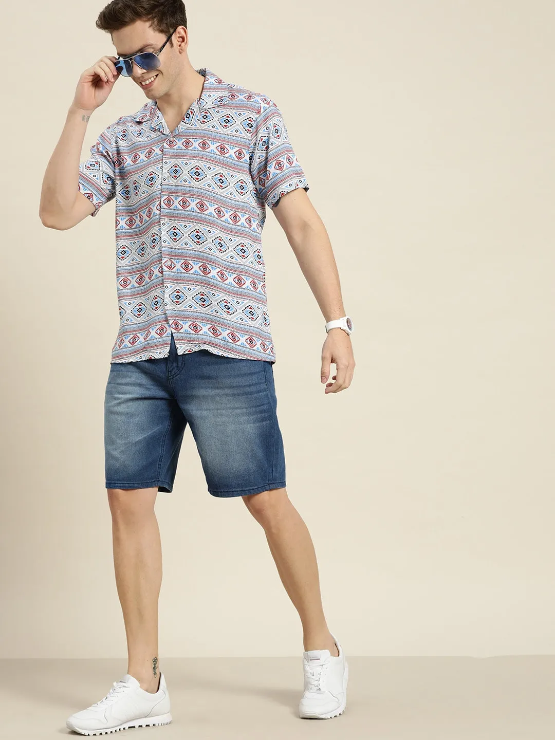 Men White-Red Prints Viscose Rayon Relaxed Fit Casual Resort Shirt
